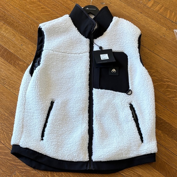 Moose Knuckles Men's XL NEW with tags. Black and White Fleece Saglek Vest - Picture 2 of 7